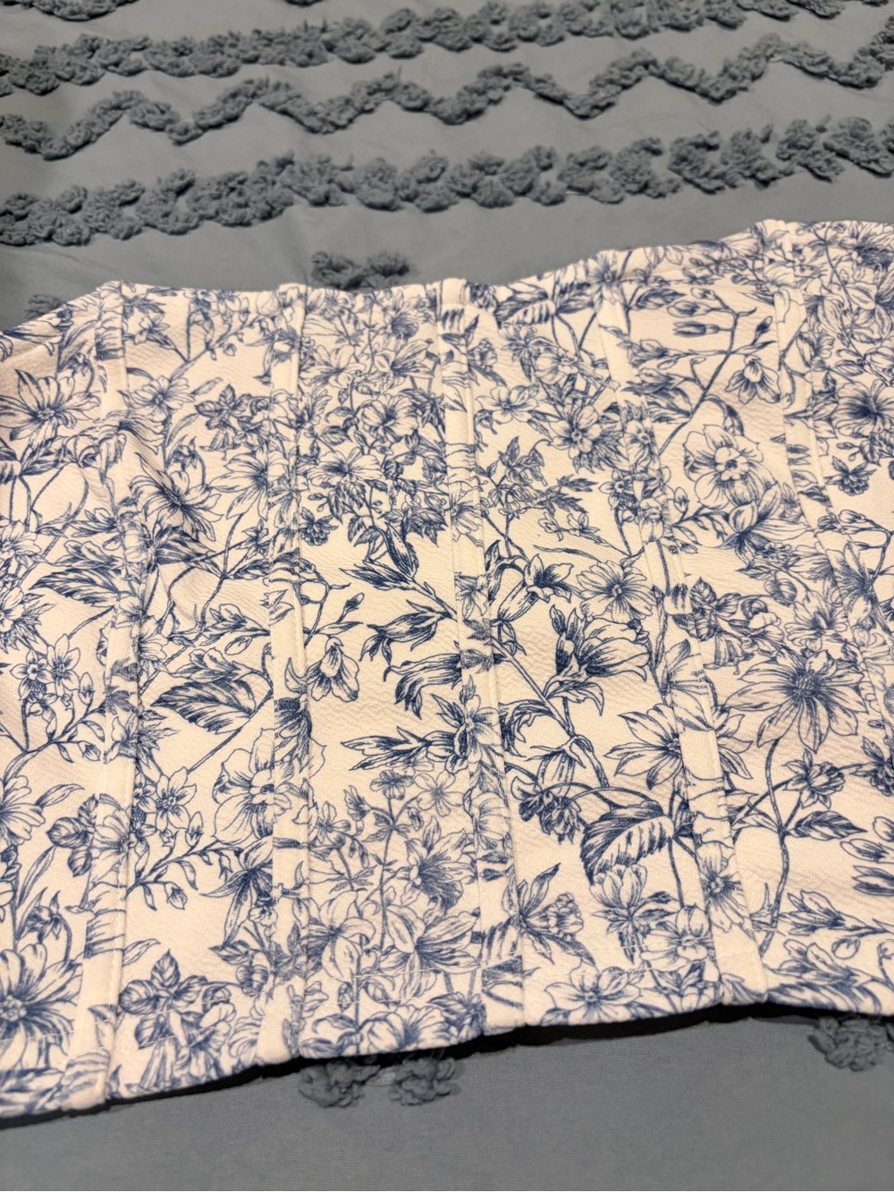 SHEIN Strapless Bandeau Tube Top Bundle | Blue Floral Corset & Textured Blue - Picture 5 of 7